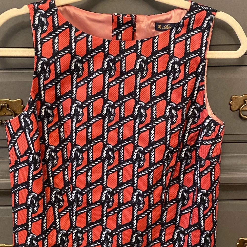 Brooks Brothers Crop Sleeveless Vest Size 0 Buttons up back. EUC— like new.